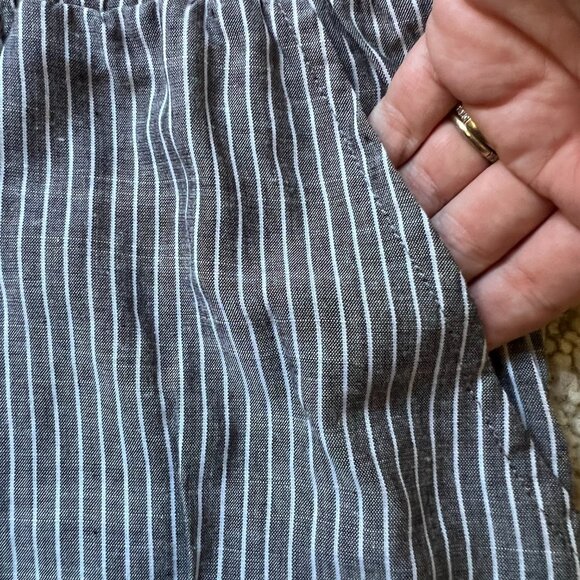 Sadie & Sage Gray and White Striped Jumpsuit – Size Small - Picture 4 of 10